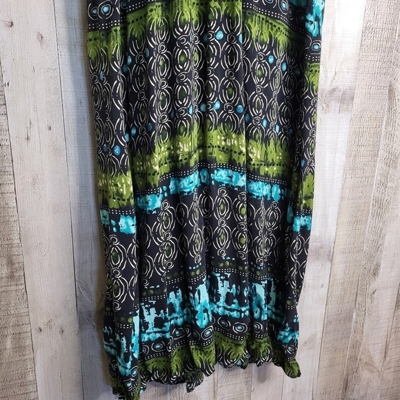Long Flowy Summer Dress. Black, Blue, Green, White. XL. Strechy on top. - Picture 3 of 12